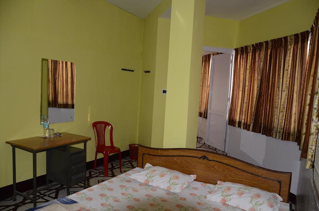 Kim Lawn Guest House Calcutta Exterior foto