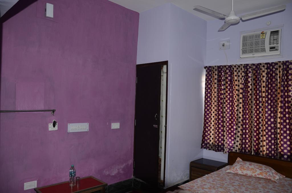 Kim Lawn Guest House Calcutta Exterior foto